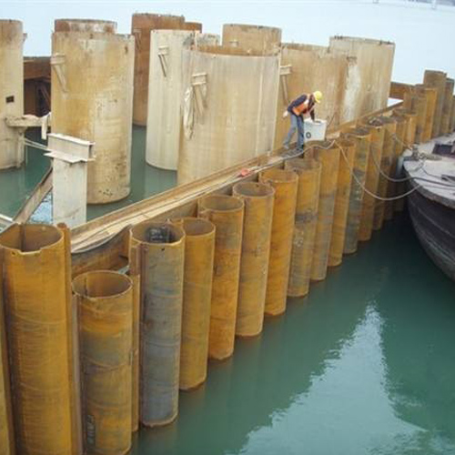 鄂州钢护筒现场安装